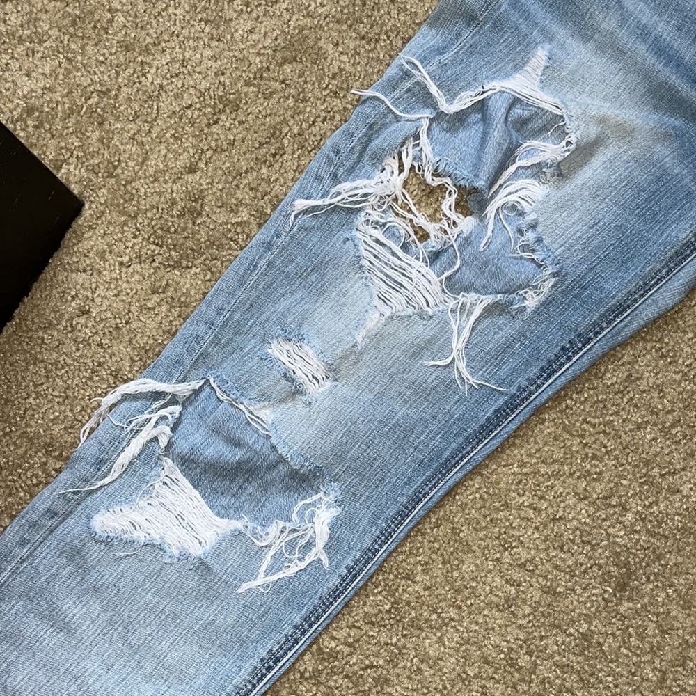 COPY - American Eagle “Tomgirl” ripped jeans - Picture 14 of 16